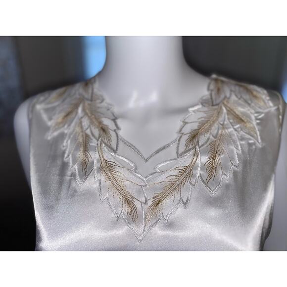 Cami, Stretchy, shiny, Ladies Medium, Alone or under outfit. Two tone creamy. - Picture 1 of 3
